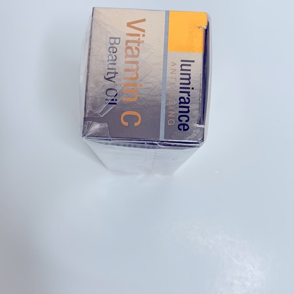 Lumirance | Vitamin C Beauty Oil | Increase Collagen Anti Aging Even Complexion - Picture 6 of 7